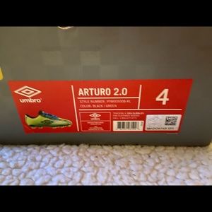 NWT Kids Soccer Cleats -Size 4